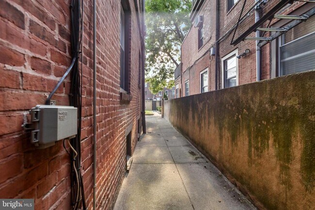 Building Photo - 1326 S Broad St