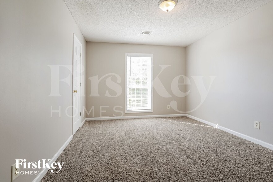 Building Photo - 453 Jasmine Dr