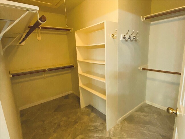 Building Photo - 20723 Spring Rose Dr