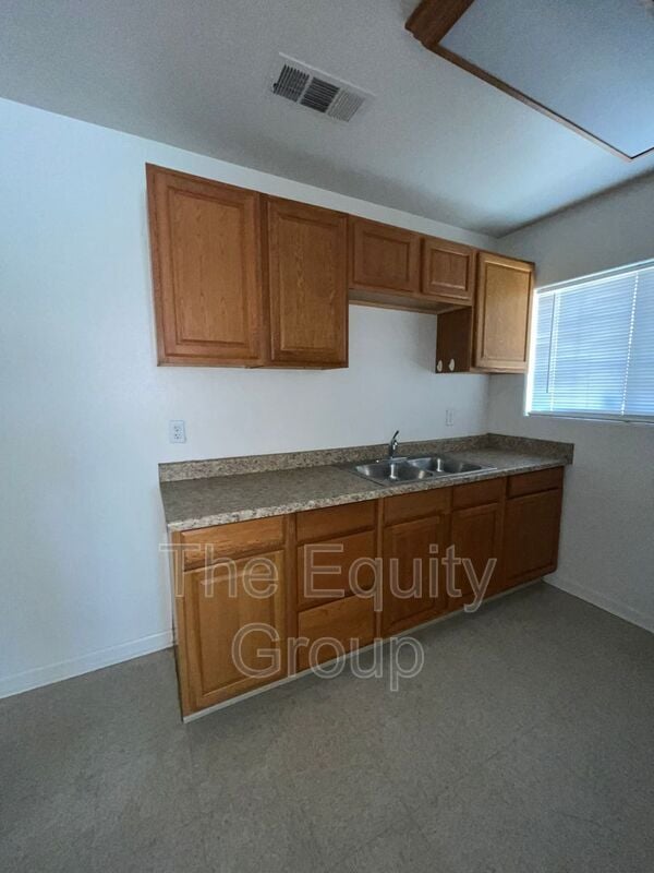 Building Photo - 326 S Crespi Ave