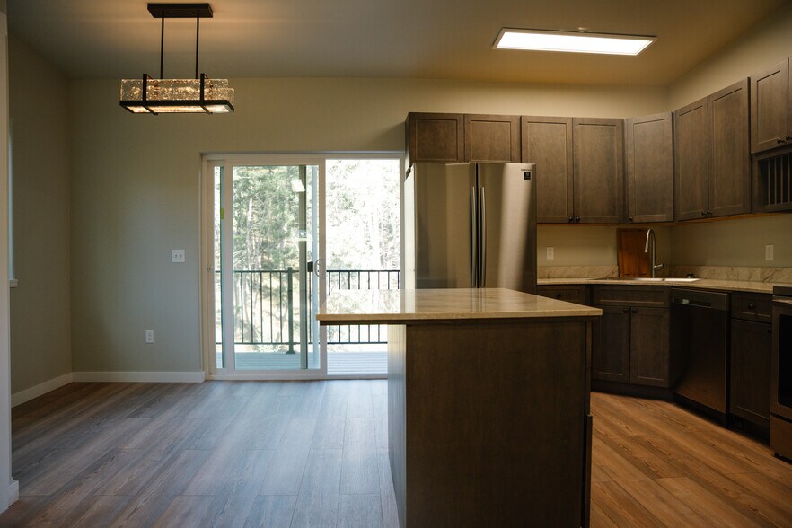 Building Photo - 128 Saddle Loop