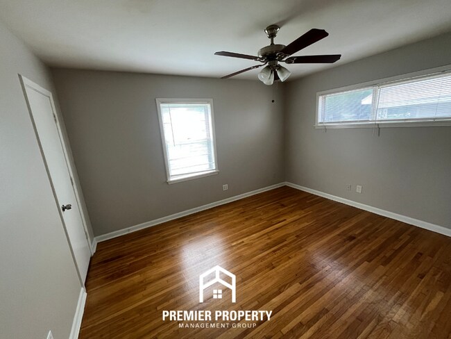 Building Photo - Charming 3BR/2BA in 38118 | Hardwood Floors, Formal Dining & Fenced Yard