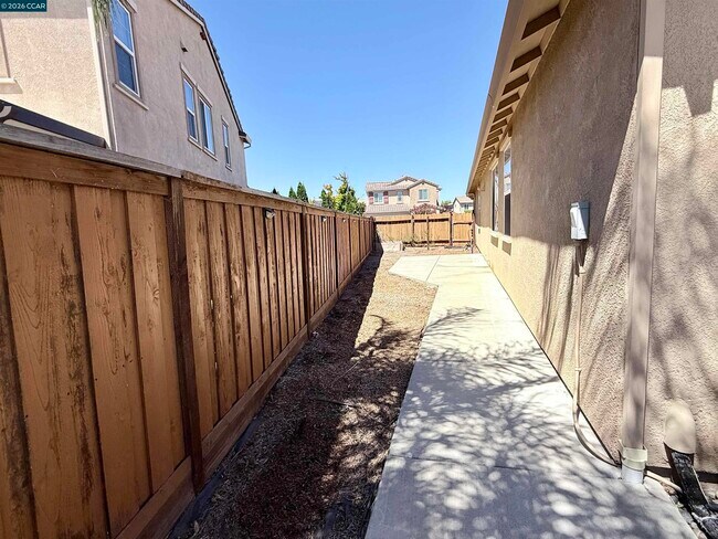 Building Photo - 373 Anchorage Dr