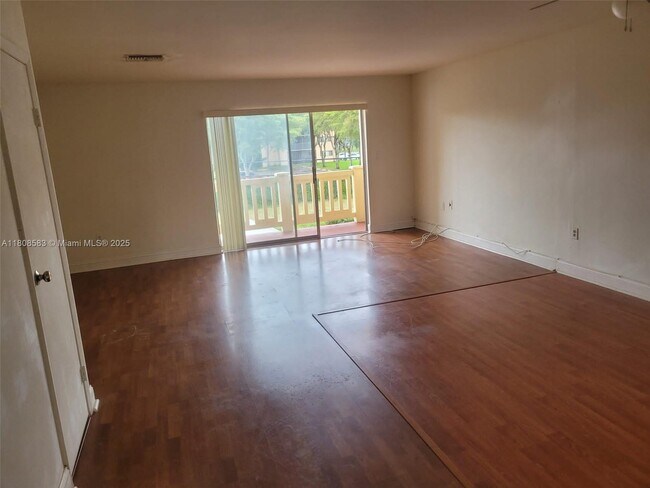 Building Photo - 8475 SW 137th Ave