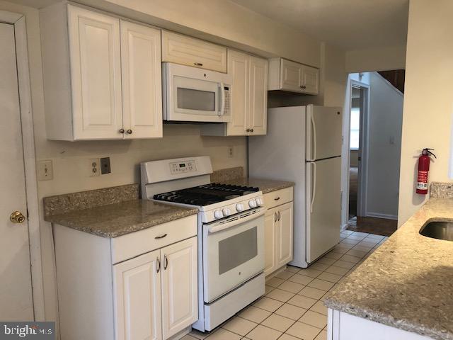 Building Photo - 9H Brookline Ct