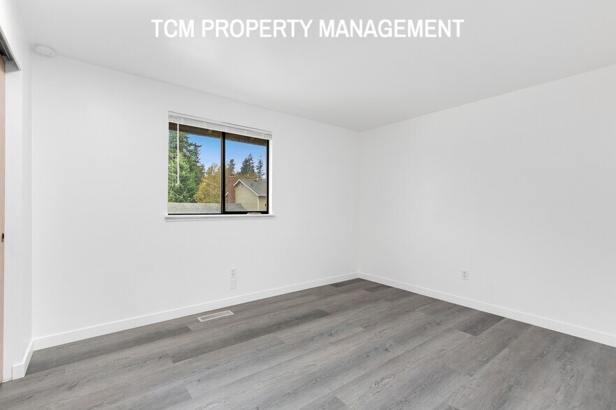 Building Photo - 35426 18th Ave SW