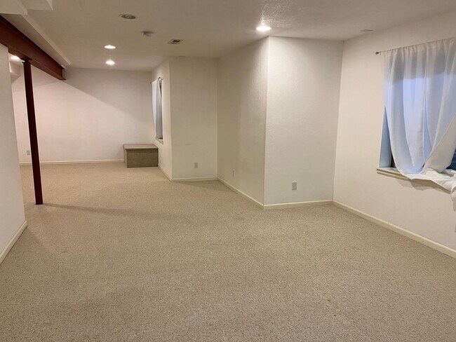Building Photo - Spacious Townhouse Available in Lafayette