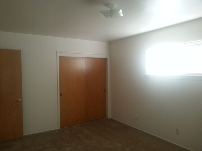 Building Photo - Contemporary Home with a pool near Bullard High School Fresno, CA