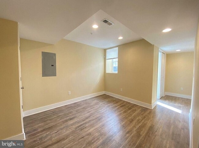 Building Photo - 2214 N Camac St