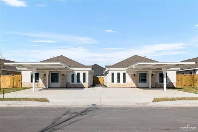 Primary Photo - 1025 N Woodson Ave