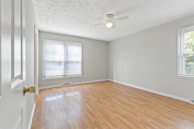 Building Photo - 1200 Tishoff Dr