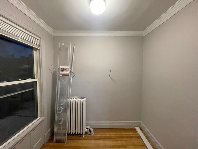 Building Photo - 539 Hamilton St