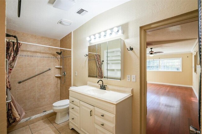 Building Photo - 10031 Union Park Dr