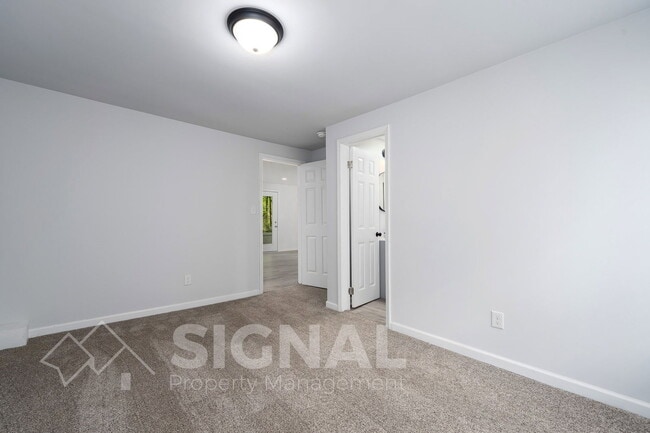 Building Photo - 430 Laird Ave