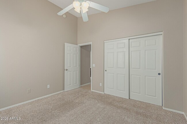 Building Photo - 2206 W Fawn Dr
