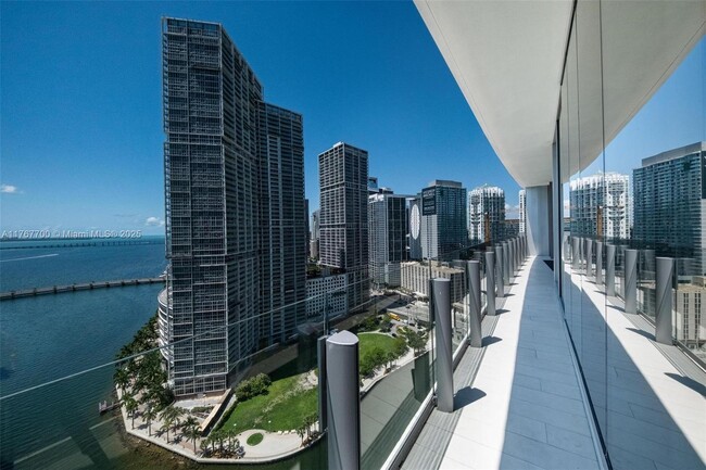 Building Photo - 300 Biscayne Blvd Way