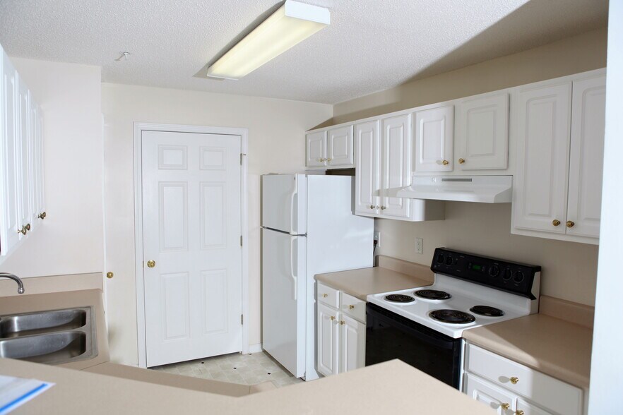 Building Photo - 4304 Walden Park Dr