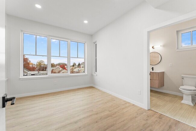 Building Photo - 24-28 Mt Pleasant St