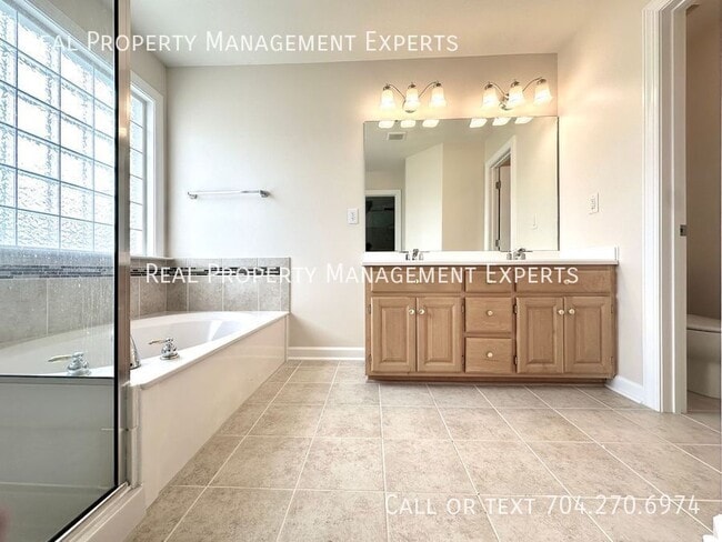 Building Photo - 2117 Copperplate Rd