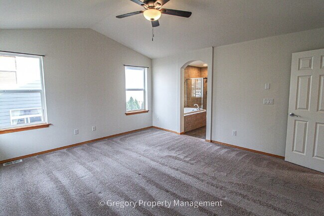 Building Photo - 12920 NE 203rd Ct