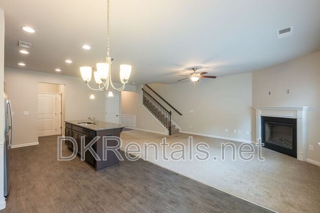 Building Photo - 2666 Pointcrest Way