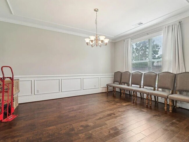 Building Photo - Stunning 4BR House in Columbia