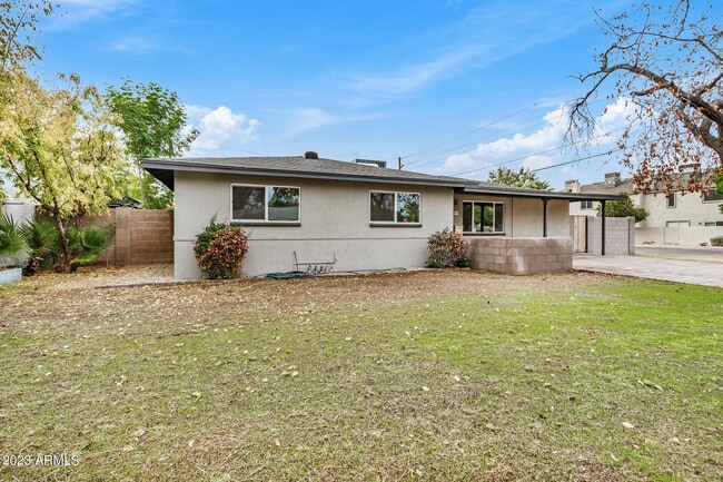 Building Photo - 2201 E Montecito Ave