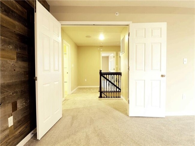 Building Photo - 605 Alessia Ct