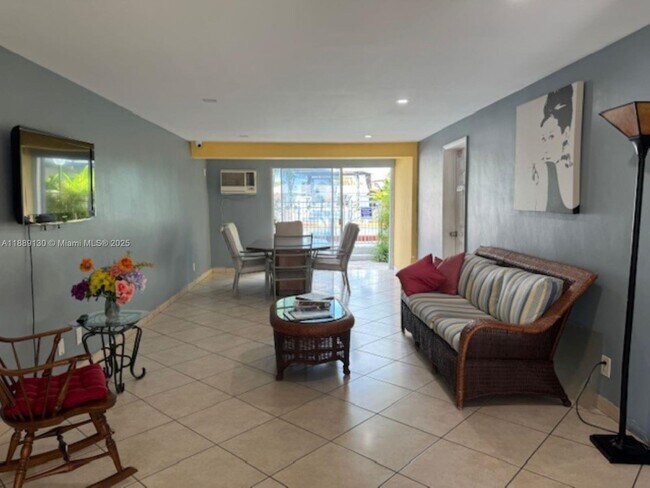 Building Photo - 13105 Ixora Ct