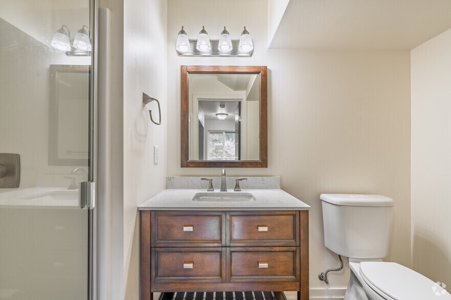 4BR, 3BA - 1,481SF - Bathroom - Blueberry Tri-Plex
