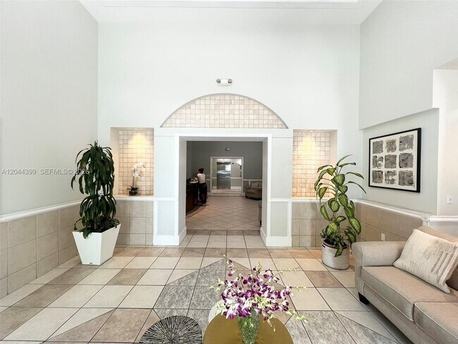 Building Photo - 50 Menores Ave