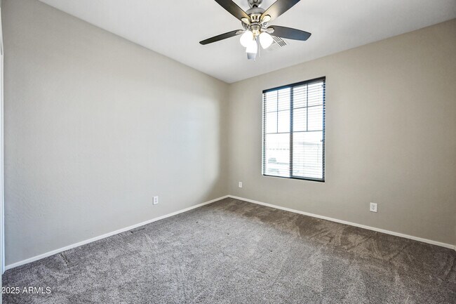 Building Photo - 2513 W Hayduk Rd