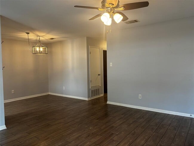 Building Photo - 501-503-503 Texas Ave
