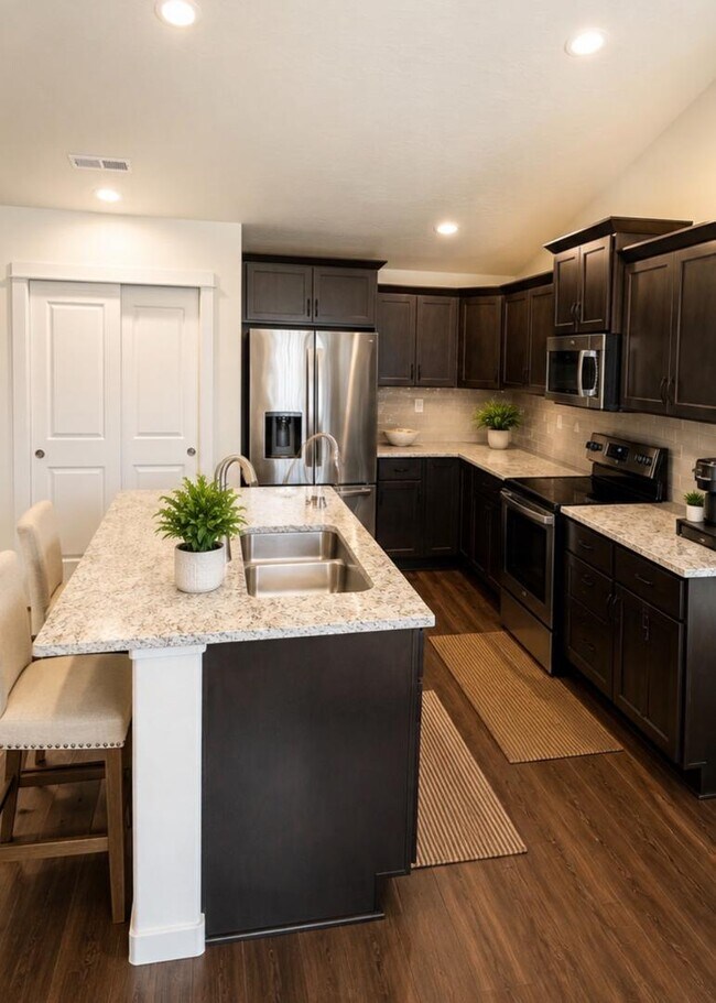 Building Photo - 10288 W Trident Ridge Dr