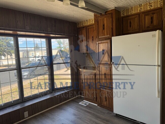 Building Photo - 2 bedroom
