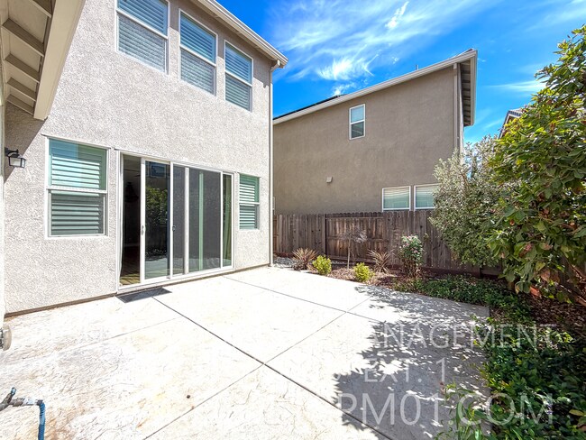 Building Photo - 1280 Goldenrod Way