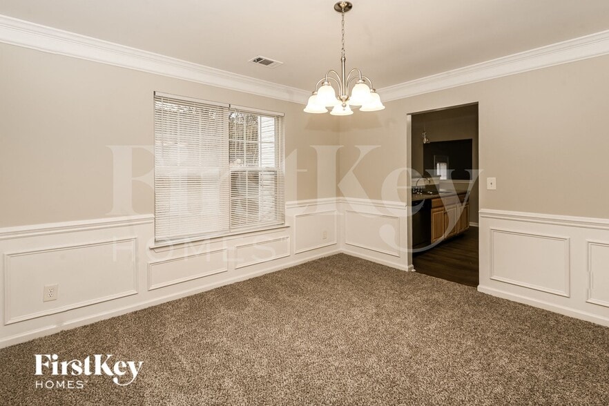 Building Photo - 128 Madelia Pl