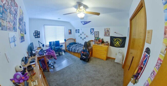 Building Photo - 3D Tour Available - West Side Manhattan Home + 2-Car Garage  + Washer & Dryer! Available August 5th!