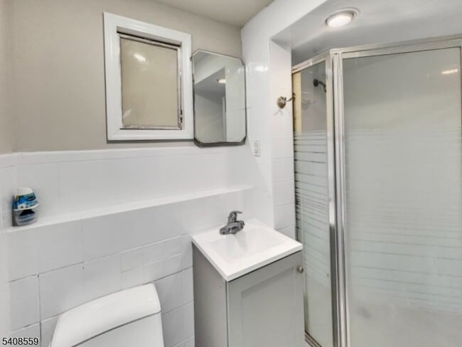 Building Photo - 260 Everett Rd