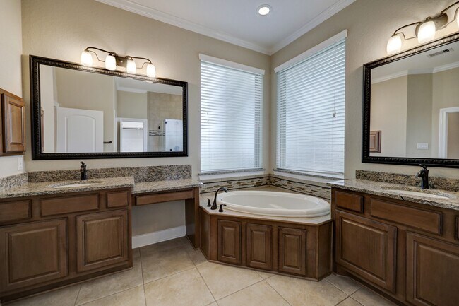 Building Photo - 26803 Longleaf Valley Dr