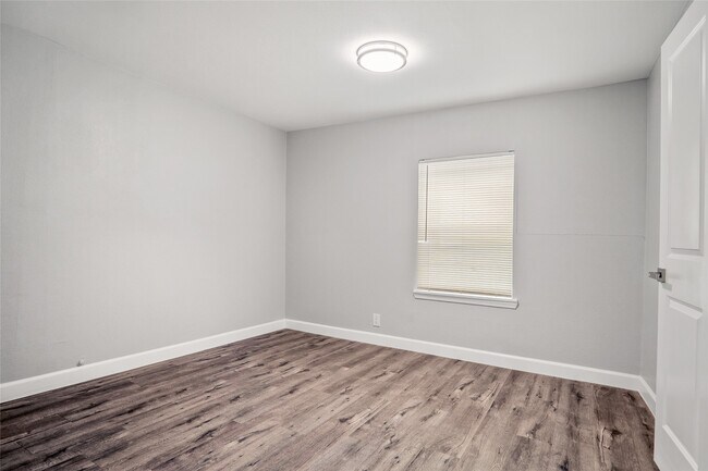 Building Photo - 4418 Galesburg St