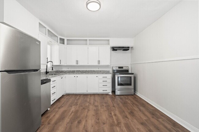 Building Photo - Large & Updated Home, Minutes from Texas Tech