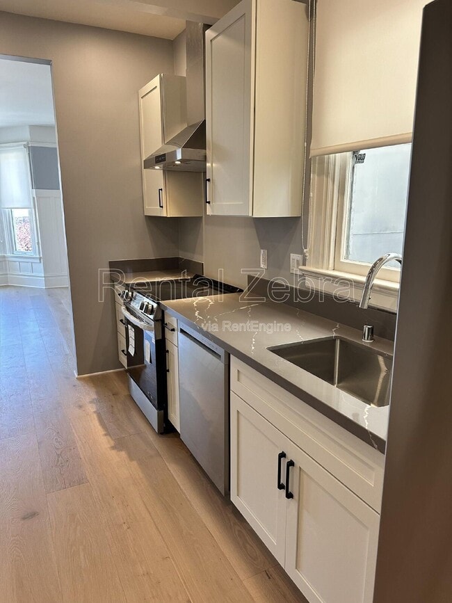 Building Photo - 1192 Pacific Ave