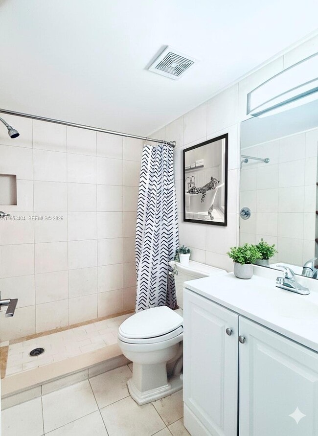 Building Photo - 2575 SW 27th Ave