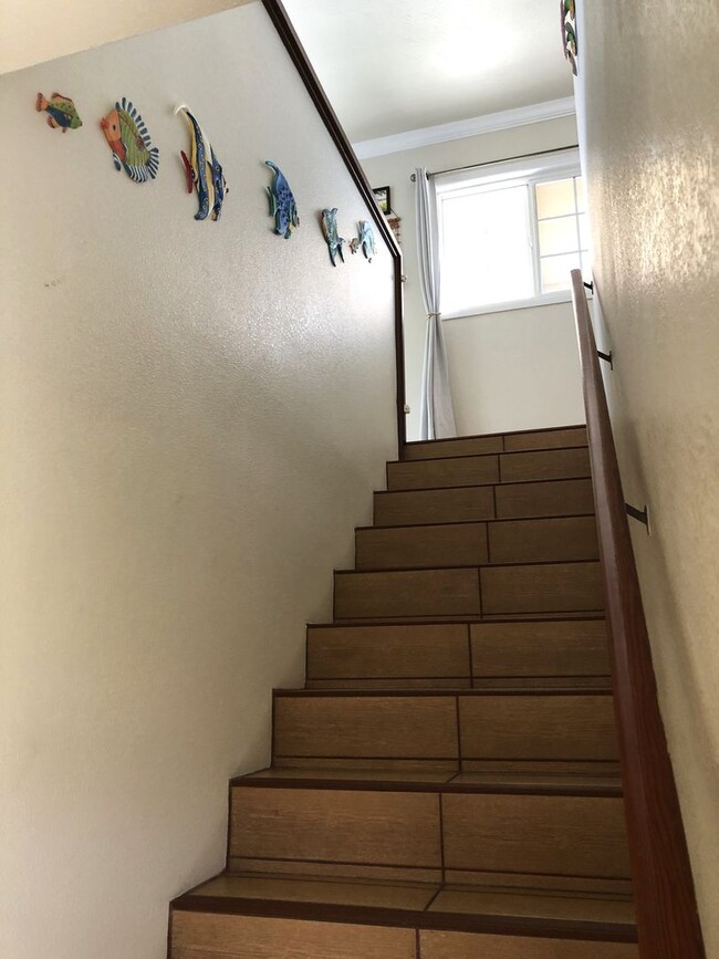 Building Photo - Charming Studio/1/1, Located in Waimanalo,...