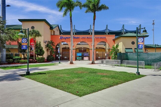 Building Photo - 1200 Town Center Dr