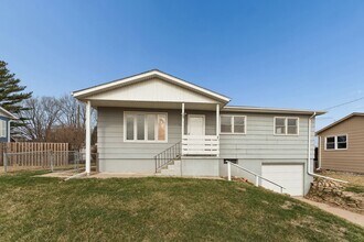 Building Photo - Charming 3-bedroom, 1-bath home conveniently located in the LaVista area