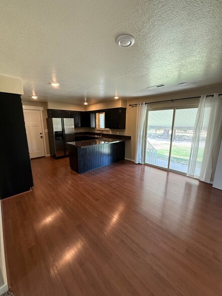 Building Photo - 2394 W 700 S