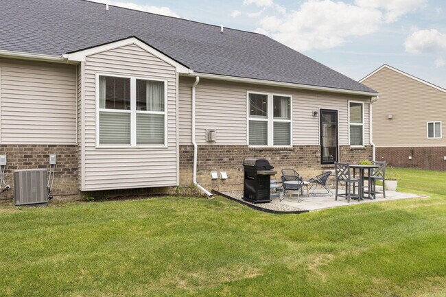 Building Photo - 402 Henstride Ct