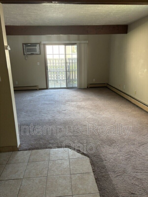 Building Photo - 7468 Huntington Dr